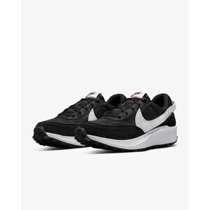 NWT Nike Waffle Debut Black White Women's Size 7M, Athletic Shoes
